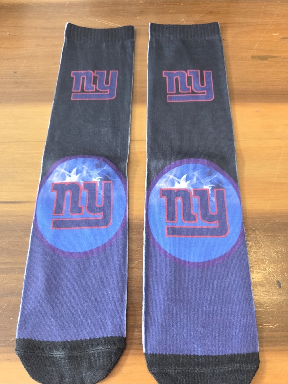 NEW YORK GIANTS ADULT BLUE & BLACK SOCKS